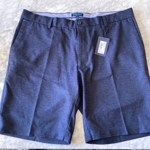 Brand new with tags 36W navy Peter Millar Crown Crafted shorts.